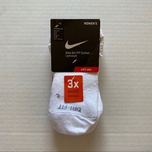 NEW! Women’s No-Show Nike Dri-FIT socks